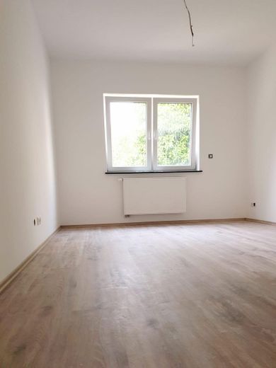 Traumhaftes Zweifamilienhaus mit Garten, Waldblick, Pool, Sauna & Mieteinnahmen – OG Schlaf- bzw. Arbeitszimmer