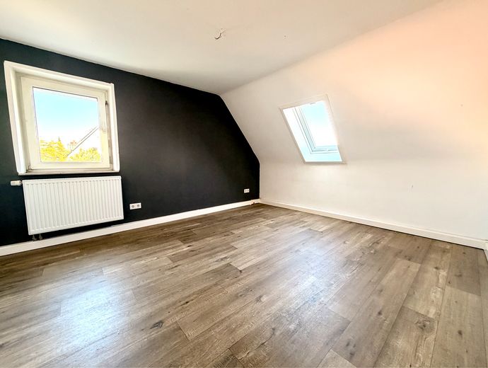 Viel Raum für Familie oder Investment – leere 4 Zimmer-Wohnung + PROVISIONSFREI + – Raum 3
