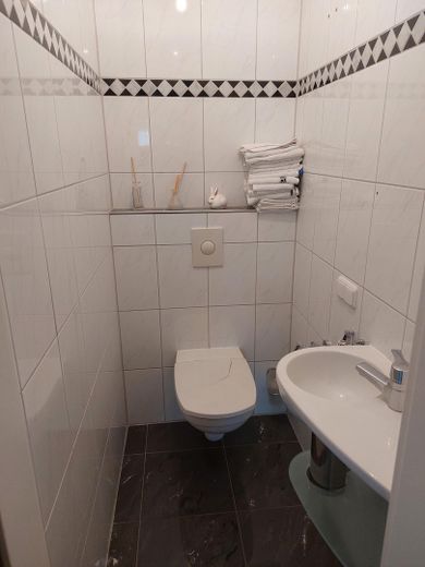 Doppelhaushälfte in guter Lage von Unna-Massen – OG Toilette