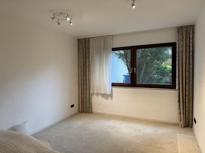 Großzügiges Reihenmittelhaus mit 222m² in Muffendorf, Einliegerwohnung und sonnigem Atriumgarten – Zimmer 2 Einliegerwohnung