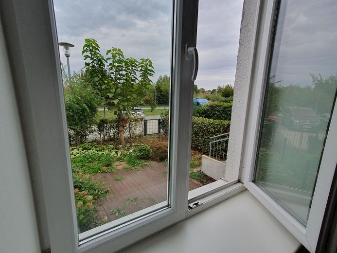 Gerenoveerd EN direct beschikbaar: tuinappartement m. eigen ingang, vloerverwarming, meer- en stationsnabijheid – SZ li 3