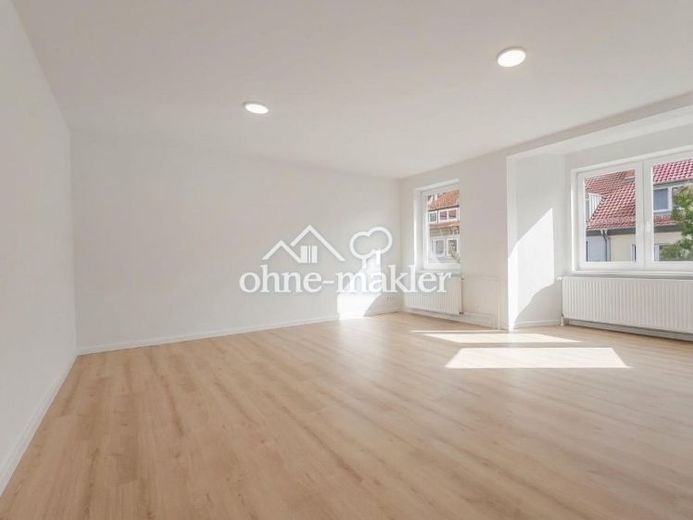 Blick auf die Andreaskirche – sanierte 3-Zimmer-Wohnung, Hildesheim Altstadt – Foto 1