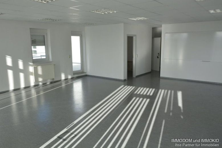 Moderner Schulungsraum mit Dachterrasse und herrlichem Ausblick zu vermieten! – Schulungsraum