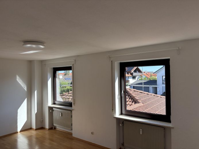 Charmante Doppelhaushälfte mit 6 Zimmern, Einbauküche und Garten – fußläufig zur S-Bahn Sauerlach – Zimmer 1 Obergeschoss