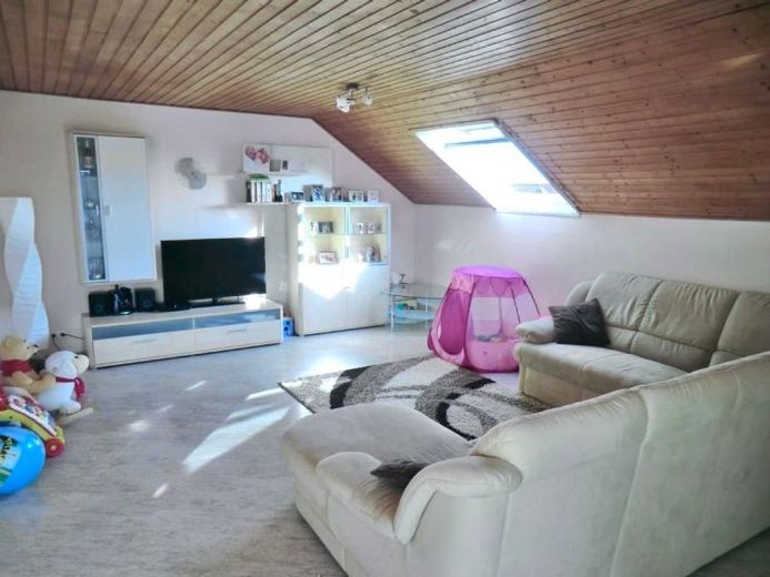 Gemütliche 2,5 Zimmer Obergeschosswohnung – Foto 1