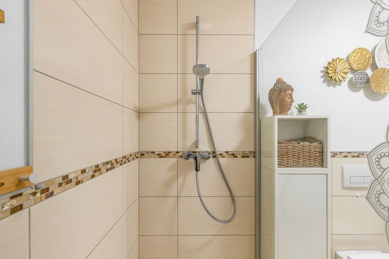 2-Zimmer-Neubauwohnung in beliebter Lage von HH-Meiendorf – Dusche im Bad