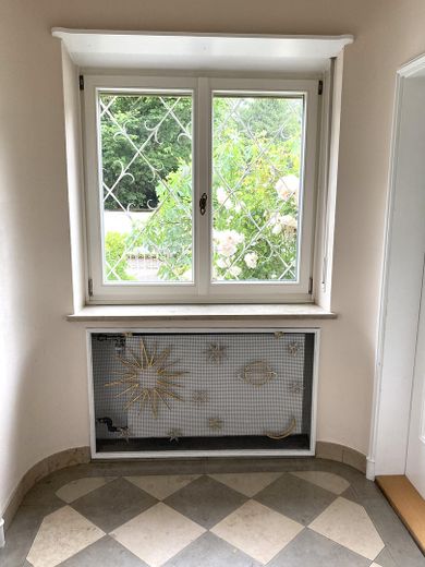 Große Altbau-Villa in Augsburg Göggingen - Exklusives Haus mit Garten – Altbau-Gitter Fenster/Heizung