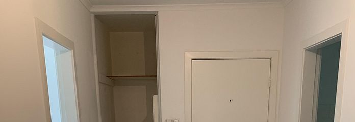 Flur ca.10qm,Blick Eingangstür