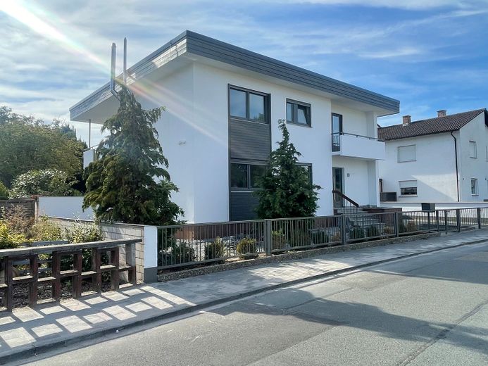 Hermosa casa unifamiliar - reformada integralmente - mucho espacio para toda la familia - ¡sin agente inmobiliario! – Frontansicht