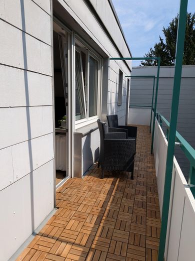 3-pokojowe mieszkanie w Alt-Moosach, 3 minuty do U3, wśród zieleni i z dużą ilością słońca. Bez prowizji! – Großer Balkon (Süd-Ost)