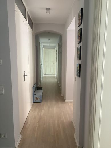 Amplio piso de 5 habitaciones – ideal para familias o parejas que buscan espacio – Flur