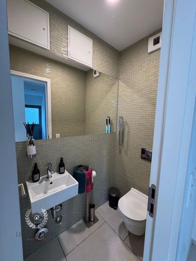 Neubau-Maisonette im Hinterhaus mit Ausbaupotenzial auf ca. 84 m² - flexible Nutzung &amp; 2 Zugänge – EG WC