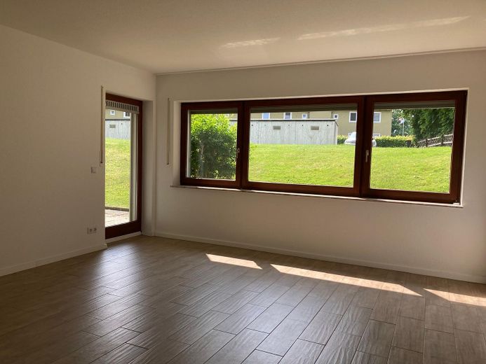 Wohnzimmer zur Terrasse 