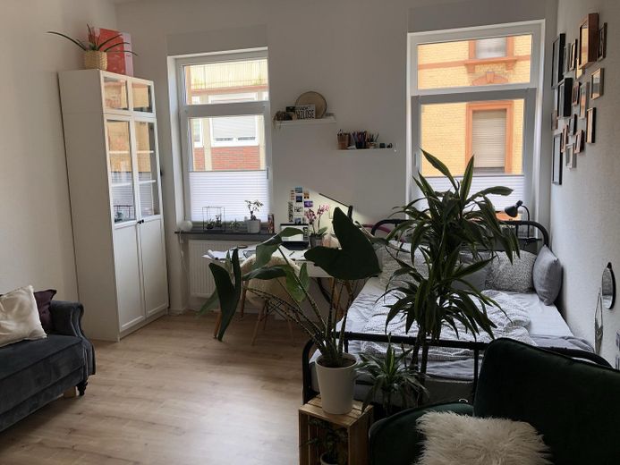 Helle 3-Zi-Wohnung mit EBK in zentraler Lage – Zimmer