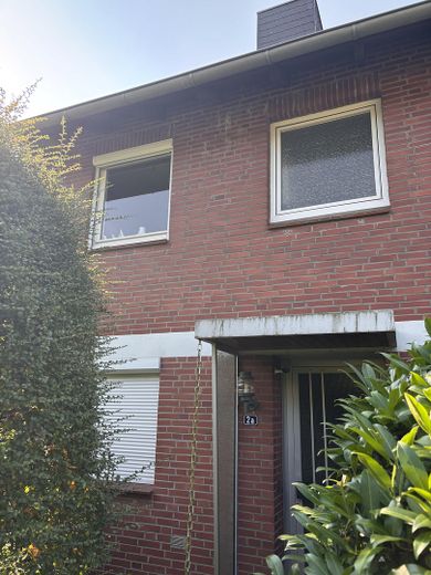 Casa a schiera di testa tranquilla e centrale a Norderstedt vicino ad Amburgo – Eingangsbereich