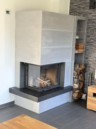 Modernes Massivhaus in ruhiger Neubausiedlung: Südausrichtung, Terrassendach, Sauna & 9m-Garage – Kamin