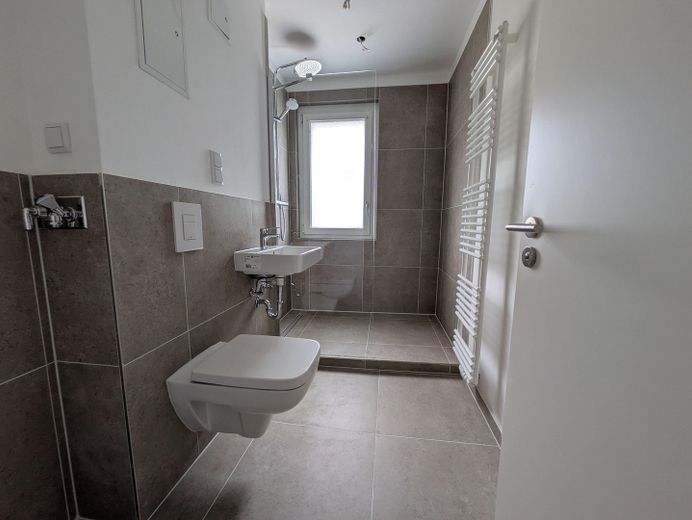 2-Zimmer-Wohnung in Berlin-Lichtenrade – ideal für Eigennutzer und Kapitalanleger – Badezimmer_1