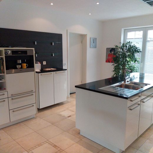 Großzügiges Einfamilienhaus im exklusiven Villenstil (privater Anbieter) – Foto 17