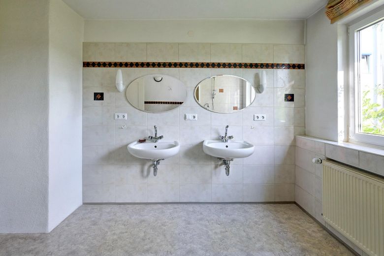 Helles Badezimmer 1.OG