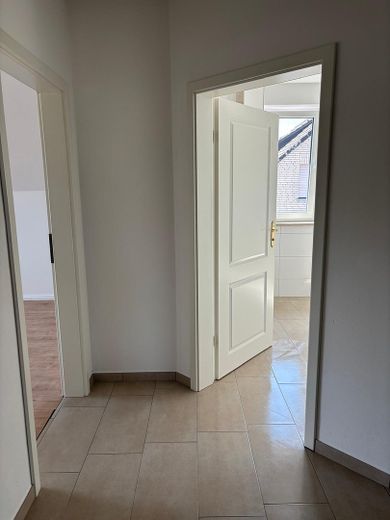 Familienfreundliche grosse Haushälfte – Foto 13