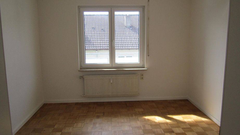 Zentrale ruhige 4,5-Zimmer-Wohnung mit großem Balkon 1. OG in Herrenberg Ziegelfeld von privat – Schlafzimmer 2