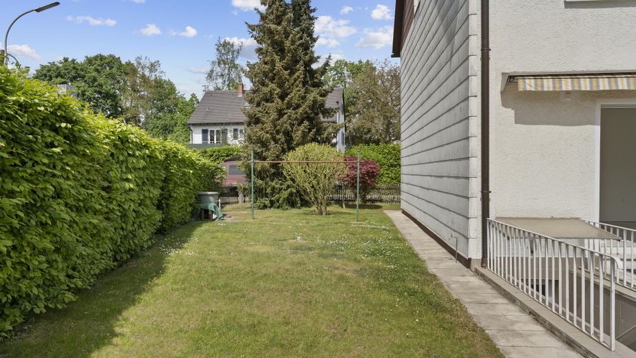 Ingolstadt-Nord’da bahçeli, tamamen yenilenmiş sıra evin köşe evi – Garten Westseite