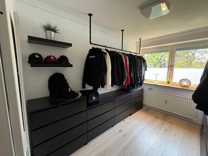 Zimmer 1  - möbliert