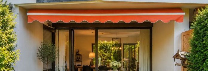 Hochwertige 4-Zimmer-Terrassenwohnung auf zwei Ebenen, Tiefgarage und Dachpool in Göggingen