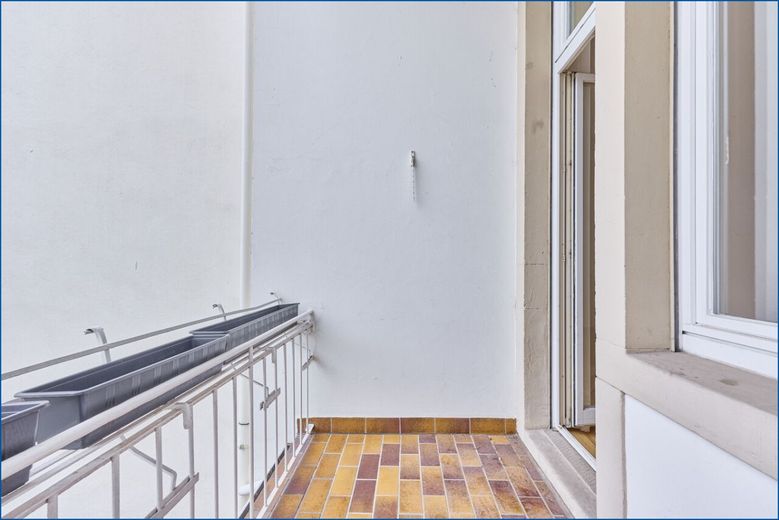 ** Stilvolle Altbauwohnung ** aus Gründerzeit ** mit Charme &amp; Ruhe in Sachsenhausen-Nord – Balkon zum Garten