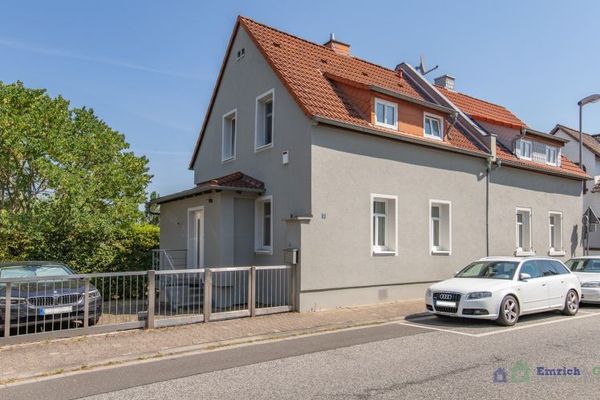 Stilvolles Einfamilienhaus mit Garten