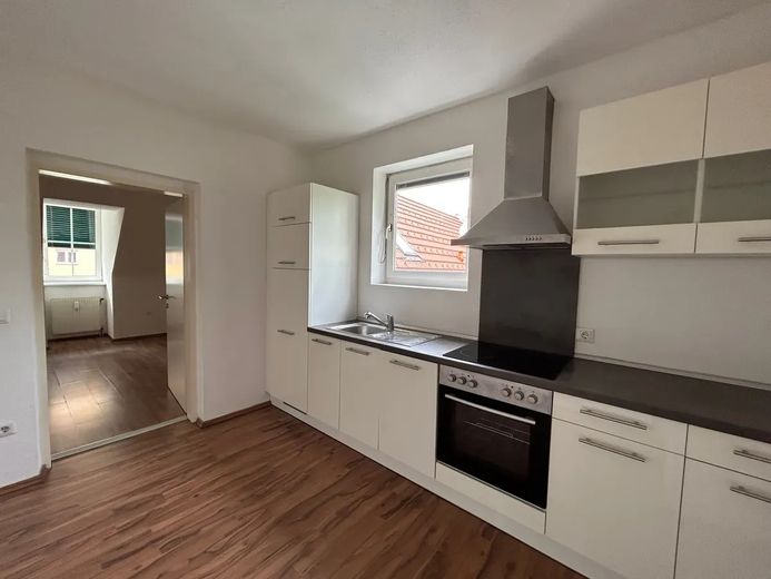 Moderne und helle 2-Zimmer-Wohnung in München-Schwabing-West – Einbauküche3