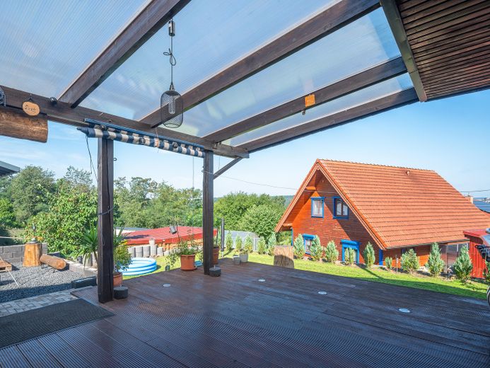 Exklusiver freistehender Bungalow mit Einliegerwohnung, Fernblick, Doppelgarage & großem Garten – Foto 31