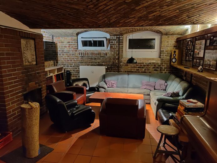 Zimmer für Studenten nahe TU Braunschweig; ca. 25m²; eigenes Bad – Kaminzimmer