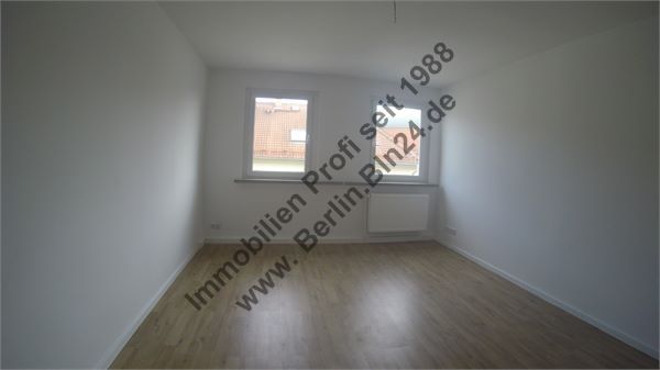 Mietwohnung - 2 Bäder -- 3 Zimmer Dachgeschoß Bezug nach Vollsanierung – G0015176