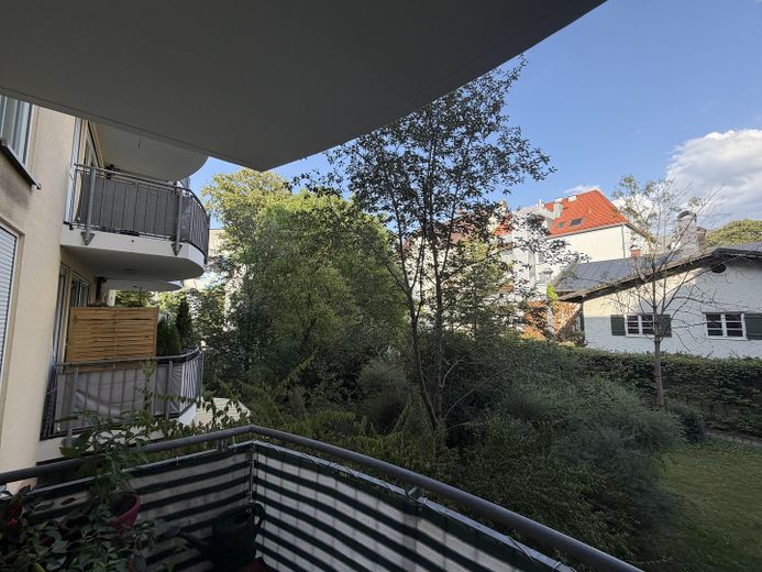 Helle 3 Zimmer ETW München-Berg am Laim, moebliert, provisionsfrei – Balkon 