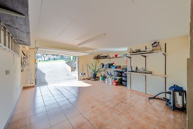 Sommer in Ihrem neuen Zuhause - Bungalow mit Terrasse - Balkon - Garage und viel Garten in Krunkel – Garage