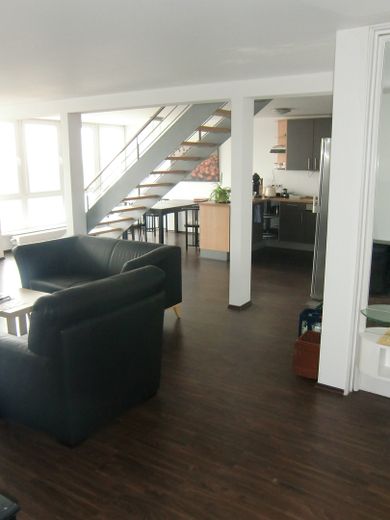 Erwachsenen-Wohngemeinschaft in Penthouse mit  Dachterrasse – Wohnzimmer B