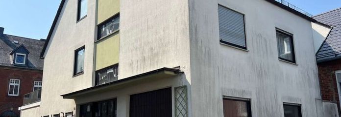 Hermeskeil: Casa residenziale per 1-2 famiglie con garage e ulteriore spazio commerciale/ufficio nella zona pedonale