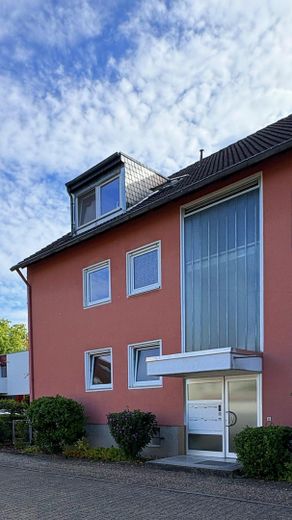 Gerenoveerd 3-kamerappartement met balkon en uitzicht op het groen op een rustige locatie in Sachsenhausen Süd – Foto 8