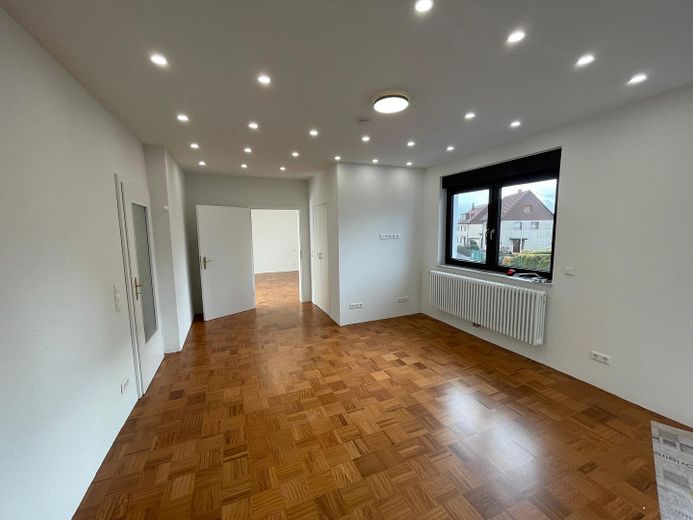 One max. two-person apartment, €980 cold rent, non-smokers, Böblingen centre – Wohnzimmer 