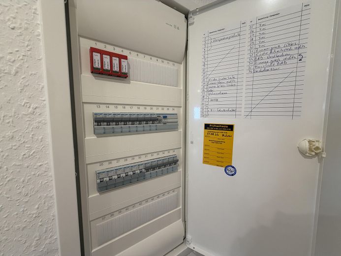Appartement de 4 pièces entièrement rénové à Wiesbaden – Photo 10
