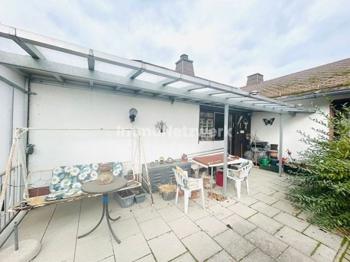 *Ländlicher Bungalow mit viel Potenzial – auf einer Ebene wohnen, naturnah leben* – फोटो 1