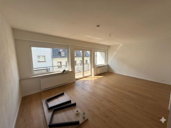 Wohnung: 130 m² (zwei Bäder) + 40m² Speicher | Balkon & Garage – Foto 7
