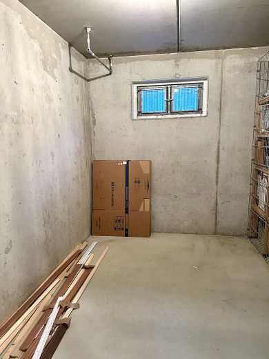 Kellerabteil mit Fenster