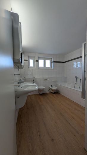 Bad mit doppelwaschbecken