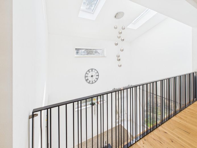 Charmante und energieeffiziente Architektenvilla mit hochwertiger Ausstattung – Empore im OG