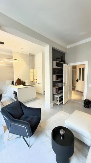 Küche und Wohnzimmer