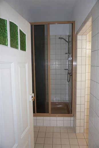 Wunderschönes helles Altbauappartement mitten in Trier mit Stuckdecken und Einbauküche – Badezimmer