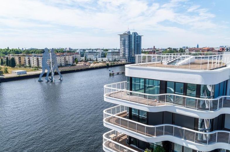 Luxuriöses Apartment an der Spree mit großer Sonnen-Dachterrasse – Blick von der Dachterrasse