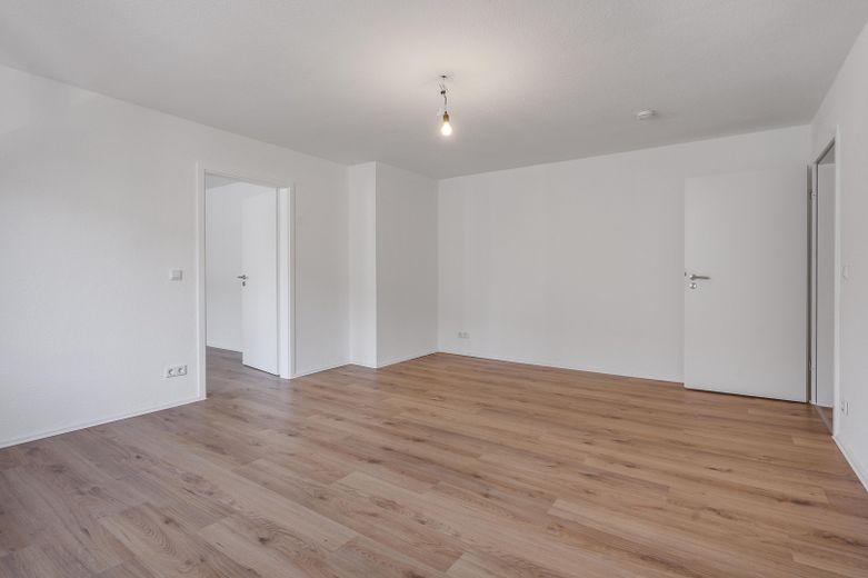 شقة حديثة من غرفتين – جاهزة للسكن فورًا – Wohnzimmer